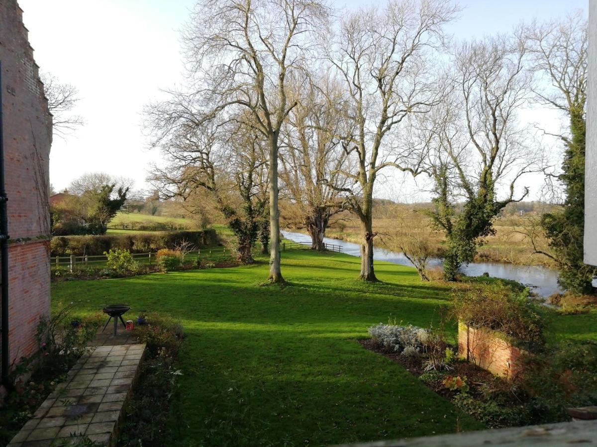 Carrick'S At Castle Farm 호텔 Swanton Morley 외부 사진